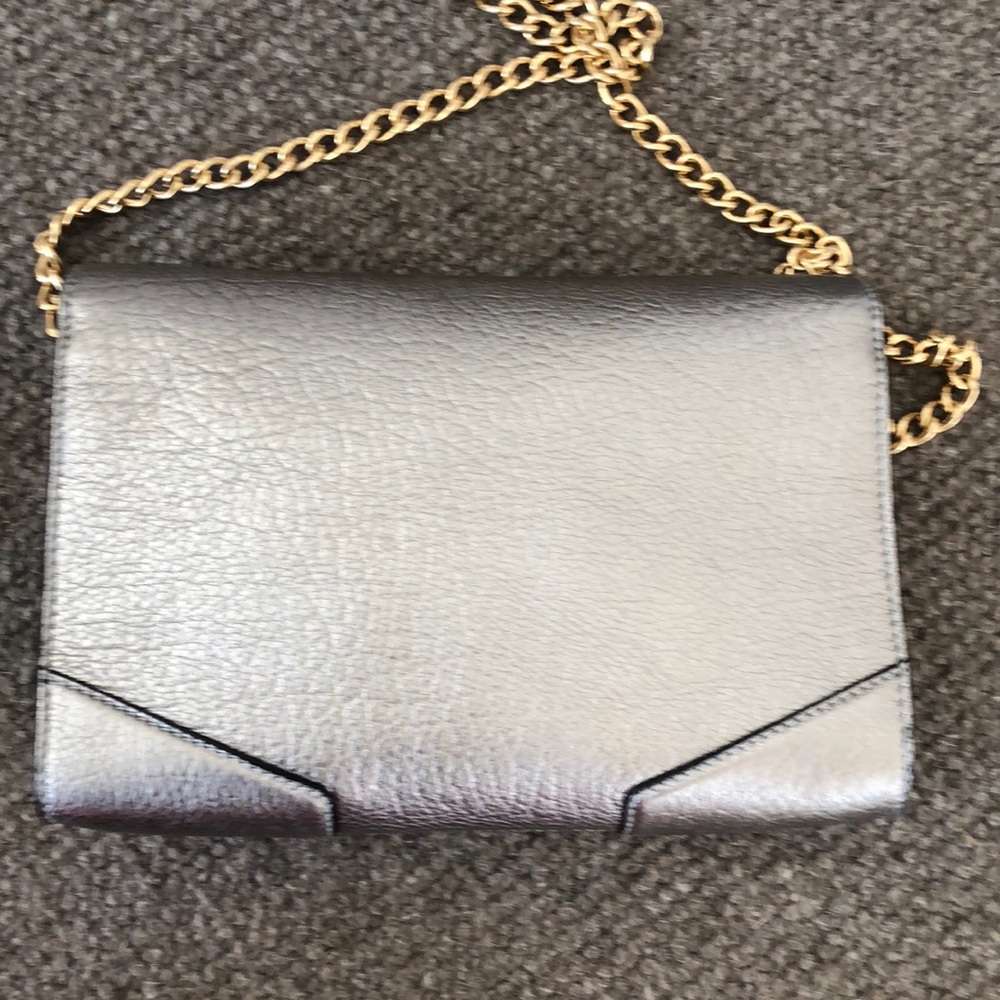 Burberry Metallic Silver Leather Shoulder Bag with Gold Chain - Picture 6 of 8